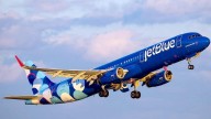 Vuelo de JetBlue reporta que casi choca con un avión de la Fuerza Aérea de Estados Unidos, cerca de Venezuela: 'Pasaron directamente en nuestra ruta'