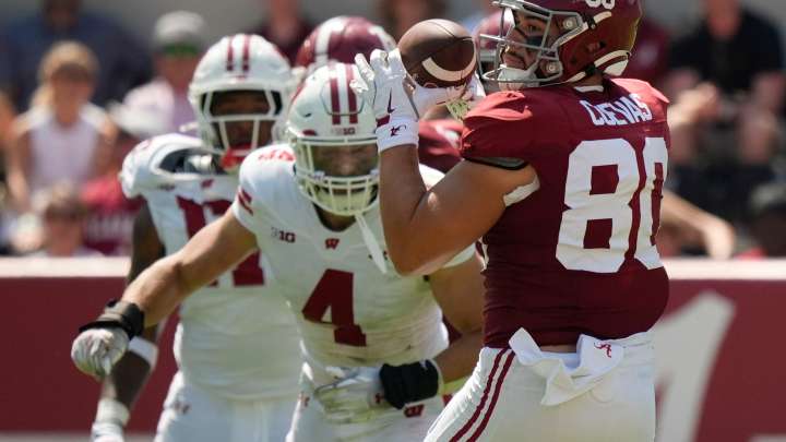 Former starting linebacker will transfer from Wisconsin for final season