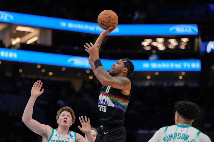 Murray drops 34 as Nuggets top Hornets 115-106 for third straight win, franchise record 10th on road