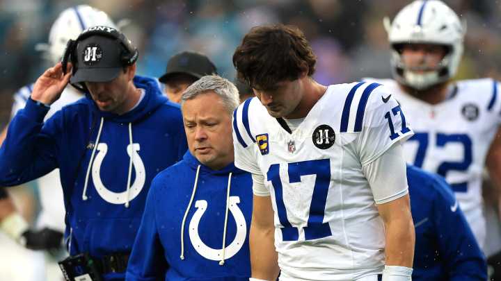 Daniel Jones injury update: Colts QB left game vs Jaguars with leg injury