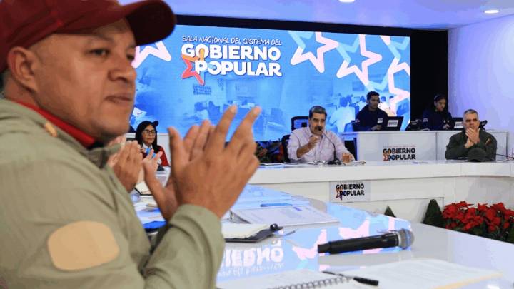 Ejecutivo ordena la "expansión del poder comunal" para el 2026