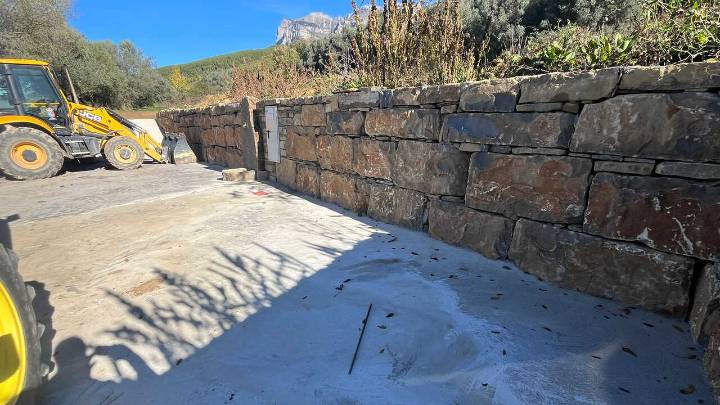 El Pueyo de Araguás concluye la pavimentación de El Soto y crea un nuevo aparcamiento