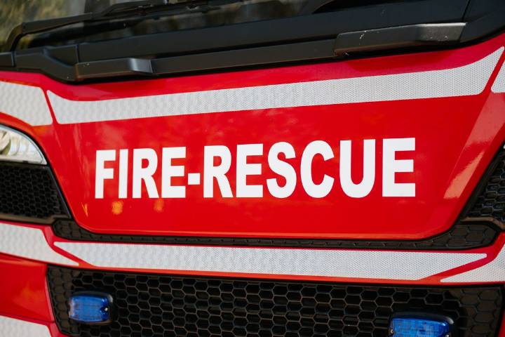 'Kind neighbour' alerts fire crew to kitchen blaze at home in Oswestry
