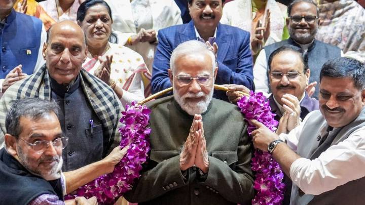 NDA MPs celebrate Bihar triumph, felicitate PM Modi in Parliament