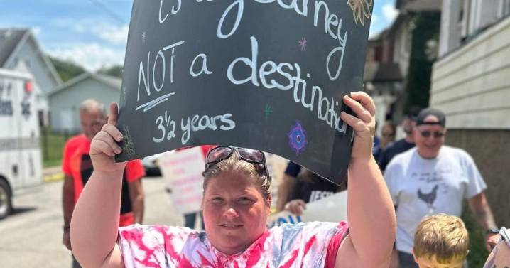 West Virginia police partner with peer liaisons to address mental health, substance use
