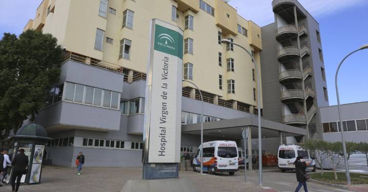 Denuncian la intoxicación de once médicos de guardia del Clínico de Málaga tras comer en la cafetería del hospital