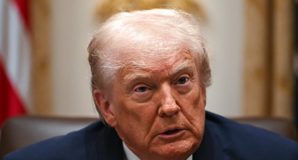 Estados Unidos paraliza procesos de residencia y ciudadanía a migrantes de Cuba, Venezuela y otros 17 países 