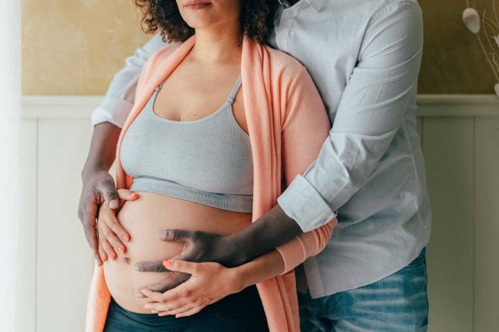 Woman Reveals Pregnancy at Thanksgiving, Sister's Reaction Ruins Holiday