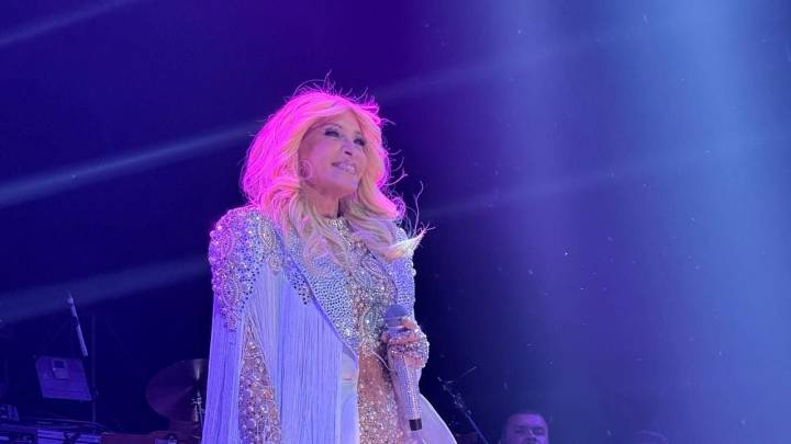 Yuri conquista de nuevo la Arena Monterrey con su Icónica Tour