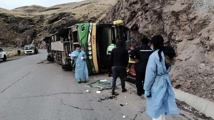 Espinar-Arequipa, vía donde bus volcó y enlutó a 7 familias, aquí la lista de heridos