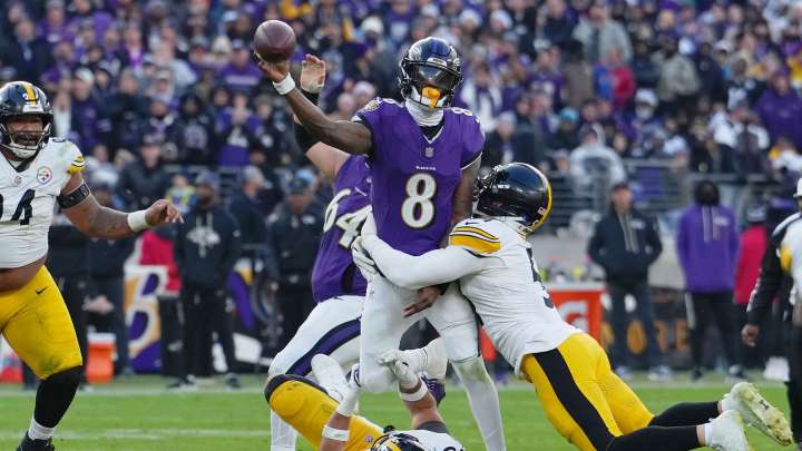 Ravens’ Lamar Jackson taking game-losing sack vs. Steelers is microcosm of rough season