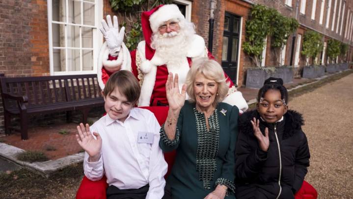 Queen Camilla Dons Van Cleef & Arpels Brooch for Christmas Event