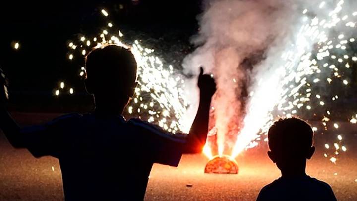 Más de 300 personas han resultado quemadas por pólvora en Colombia en el arranque de la temporada decembrina