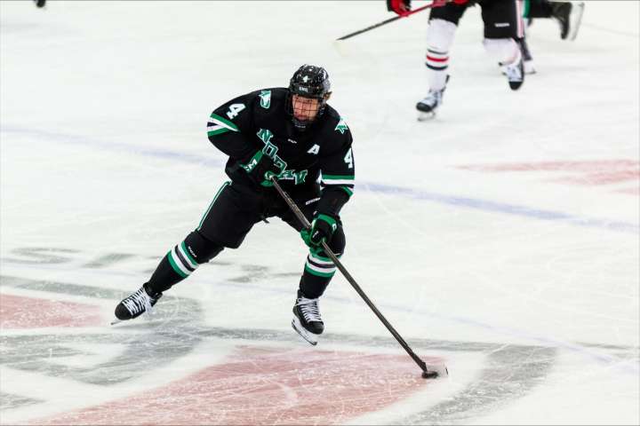 Jake Livanavage's shorthanded goal lifts UND to sweep of St. Cloud State