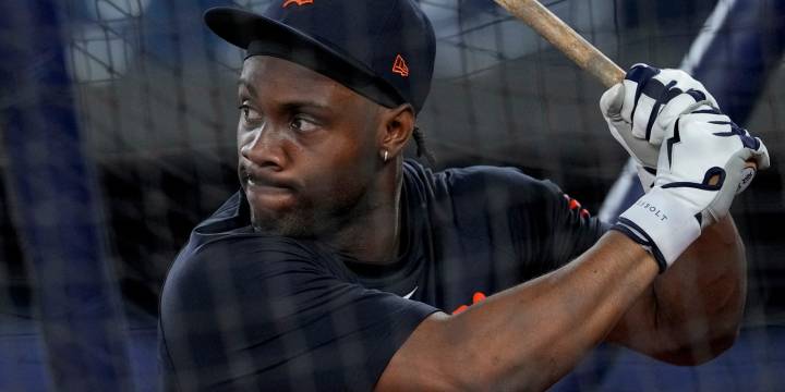 Akil Baddoo agrees to deal with Brewers