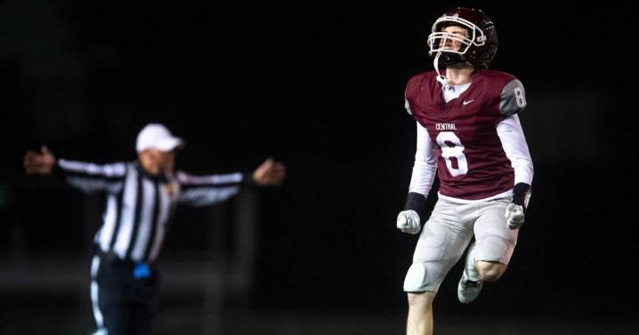 At the Game: Maroon Knights, Mohigans claim crowns on Championship Friday