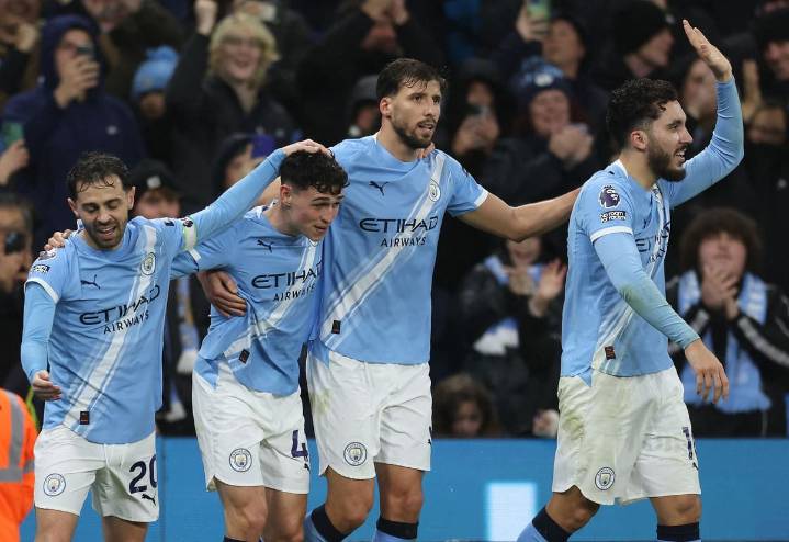 Man City 3-0 Sunderland: Black Cats blown away as pressure builds on Arsenal FC in title race