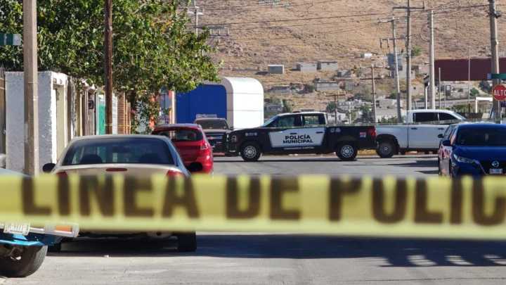 Asesinan a Hombre en la Colonia Santa Rosa; Agresores Queman Vehículo Tras Huir en Chihuahua