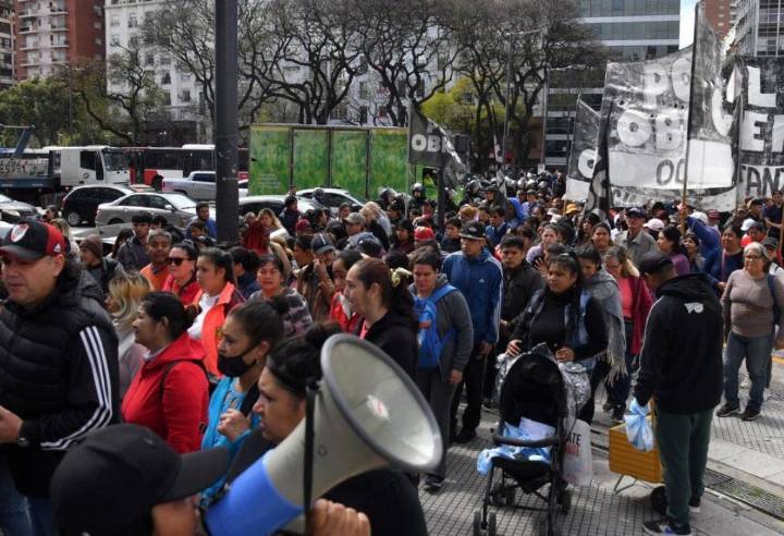 Protestas y paros: estatales y piqueteros anticipan medidas de fuerza durante el debate de la reforma laboral en el Congreso