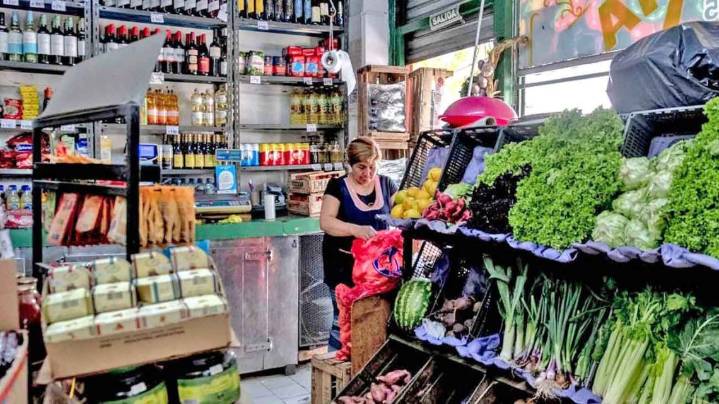 El INDEC publica esta semana la inflación de noviembre: por qué no logra romper el piso del 2%