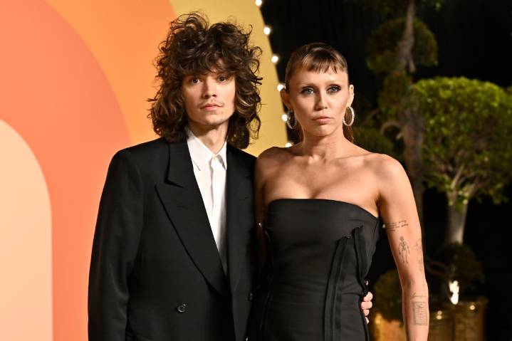 Miley Cyrus revela las razones por las que ocultó su compromiso con Maxx Morando
