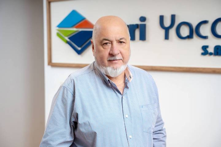 Maneja 8500 hectáreas e inspira a otros empresarios por su forma de producir