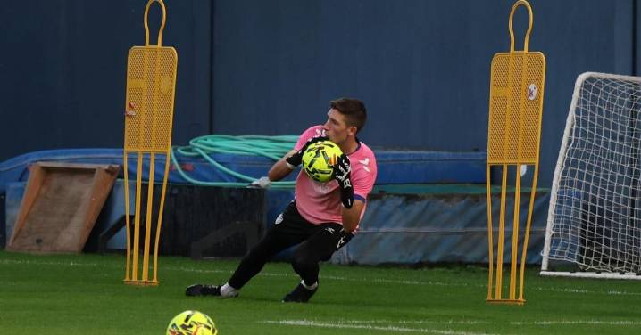 El once del Málaga CF contra el Talavera: Carlos López, Rafita, Arriaza y "sorpresas para dar vidilla"