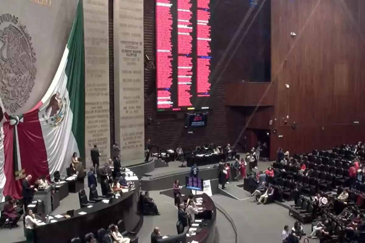 Aprueban en lo general reforma que prohíbe vapeadores en México: penas de hasta 8 años de prisión y multa de 226 mil pesos