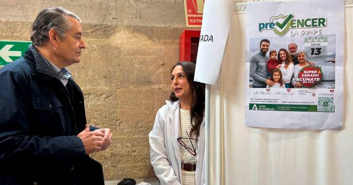 El Gobierno andaluz sigue animando a la vacunación tras superarse el nivel epidémico