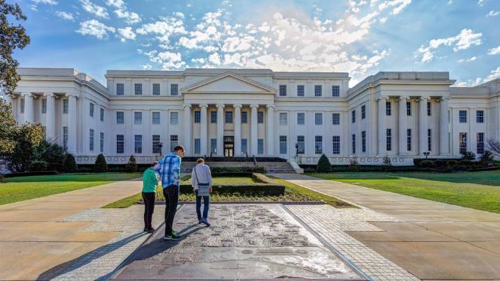 State Sen. Elliott brings back Archives takeover bill