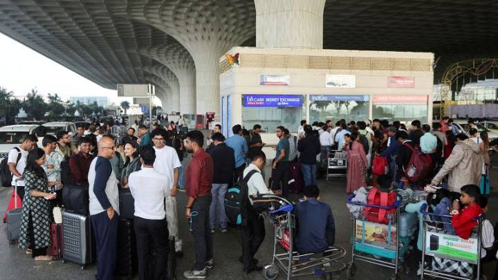 Indian air travel crippled as IndiGo cancels 1,000 flights in ‘operational crisis’