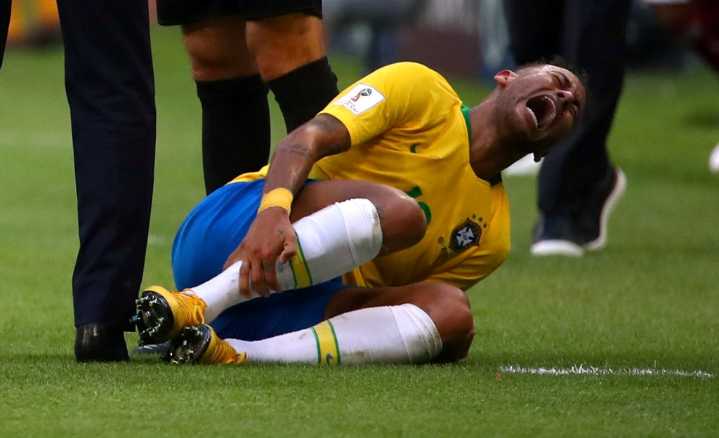 FIFA declara la guerra al teatro: dos minutos afuera o sigue jugando