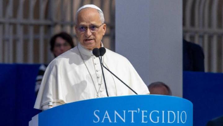 Sheinbaum busca llamada con el Papa León XIV para formalizar invitación a México