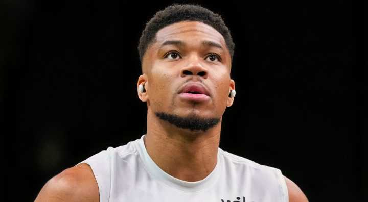 Bucks Superstar Giannis Antetokounmpo Accused Of “Shutting It Down” To Force A Trade