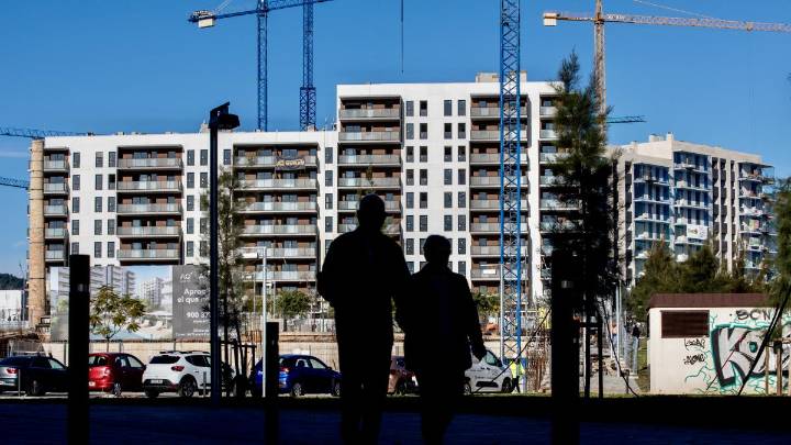 El déficit fiscal y el acceso a la vivienda van a peor, según los economistas de Catalunya