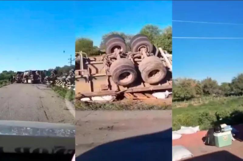 Campo Gallo: volcó un camión con forraje y complicó el tránsito de la Ruta Provincial N° 92
