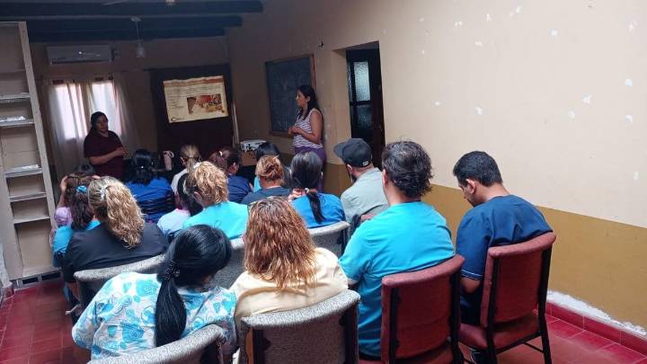 Capacitan a agentes sanitarios