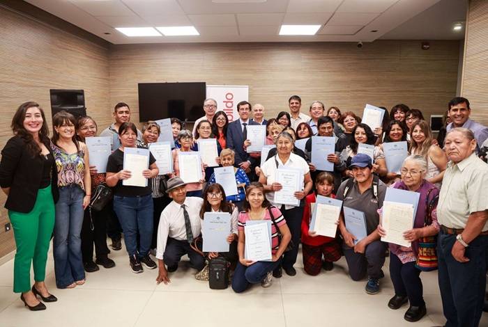 Entrega de escrituras: más de 50 familias ya son...