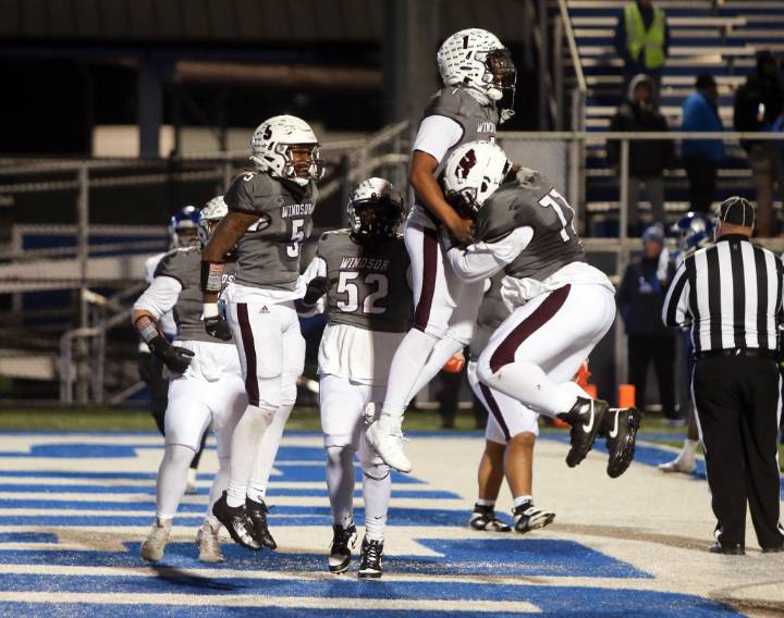 Windsor football wins first title since 2014