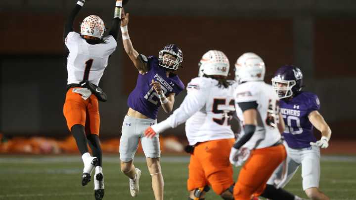 Refugio football uses strong second half to beat Mason