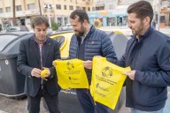 El Ayuntamiento de Benalmádena pone en marcha una campaña a pie de contenedor para informar sobre la separación de residuos