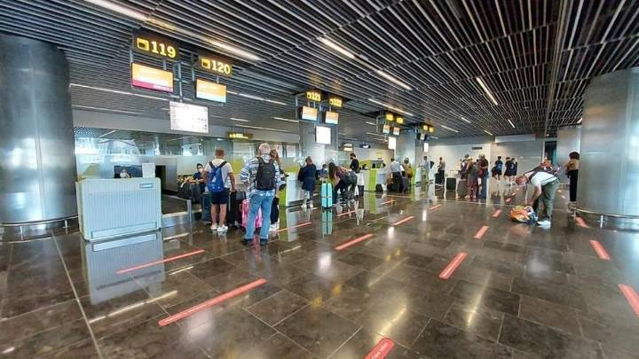 Los aeropuertos canarios operarán 5.689 vuelos en este puente de la Constitución