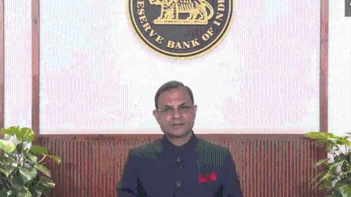 RBI slashes repo rate by 25 points to 5.25%, guv attributes change to robust GDP growth & low inflation