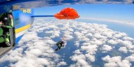 Un error casi le cuesta la vida a un paracaidista