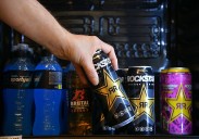 Un hombre sano que bebía ocho latas diarias de bebida energética sufre un derrame cerebral