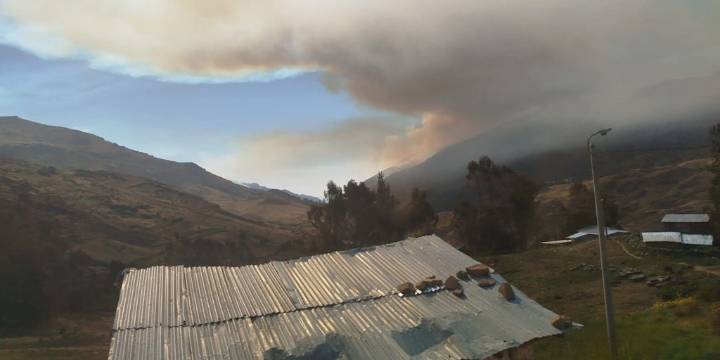 Incendios forestales avanzan sin control en Pira y Aija: pobladores alertan riesgo para viviendas y cultivos en Áncash