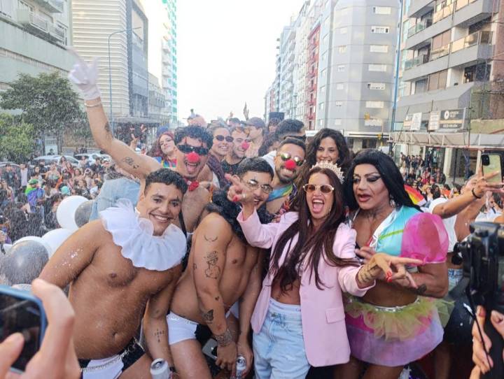 Florencia Peña acompañó la Marcha del Orgullo en Mar del Plata
