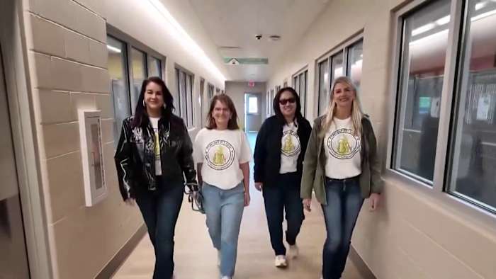 Volunteers create non-profit to benefit Pearland animal shelter