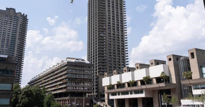 Hundreds of Barbican residents told they can wash at gym as 5 blocks hit by water failure