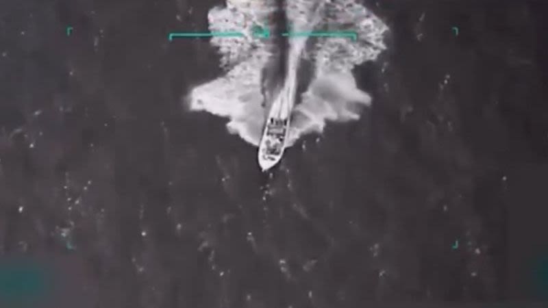 Exclusivo: barco blanco del doble ataque iba a reunirse con una embarcación rumbo a Surinam, dijo un almirante a legisladores